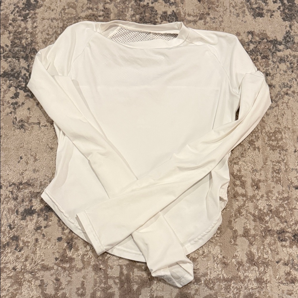 White long sleeve active top